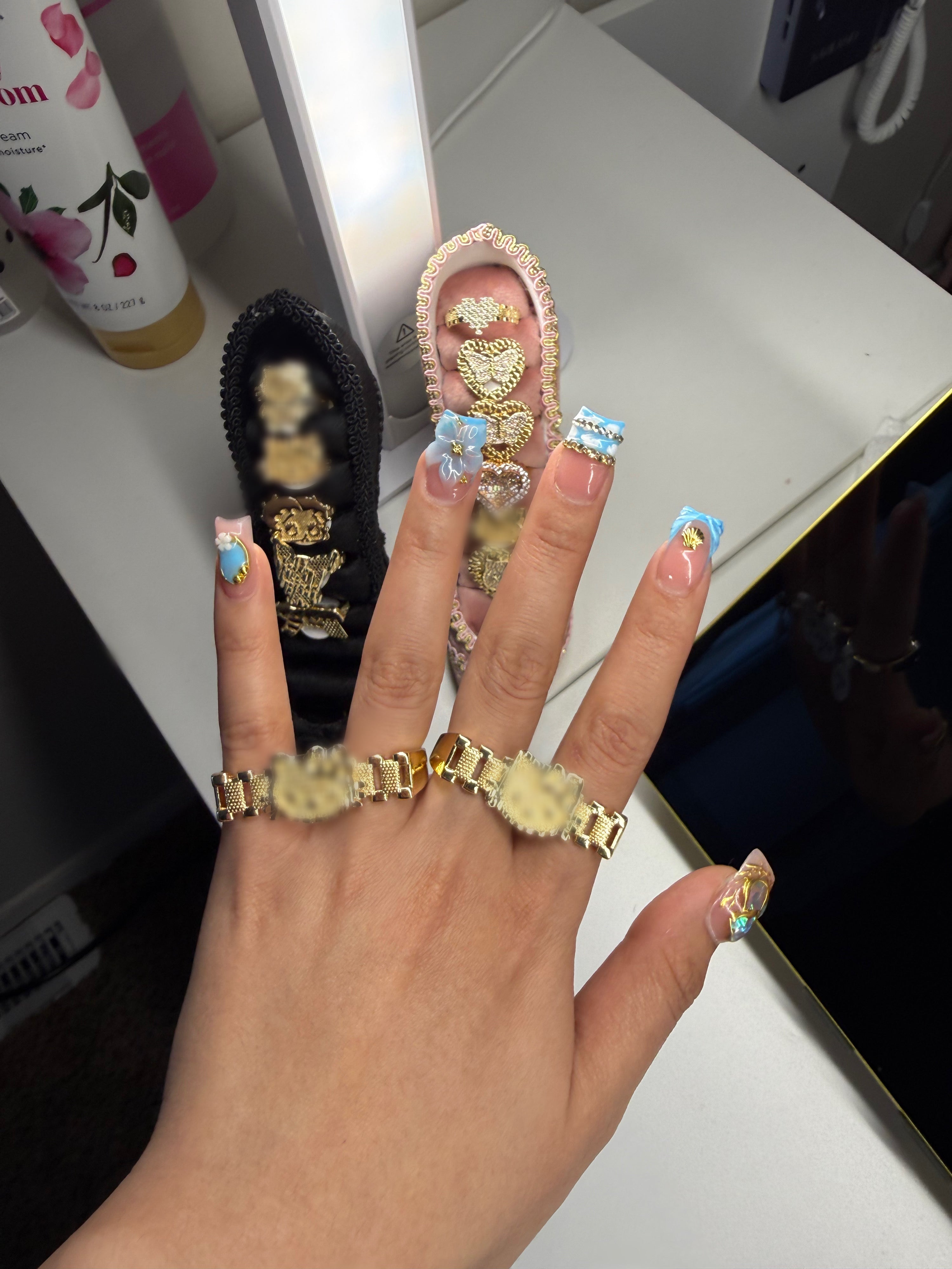 𝐻𝐾 𝐹𝐴𝐶𝐸 𝐷𝑂𝑈𝐵𝐿𝐸 𝑅𝐼𝑁𝐺